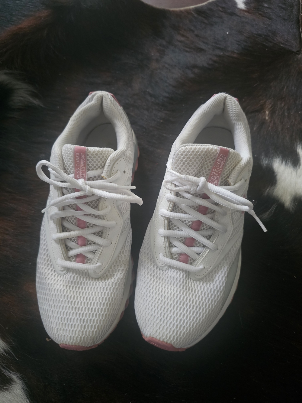 K Swiss Women's White & Pink Mesh Athletic Sneakers